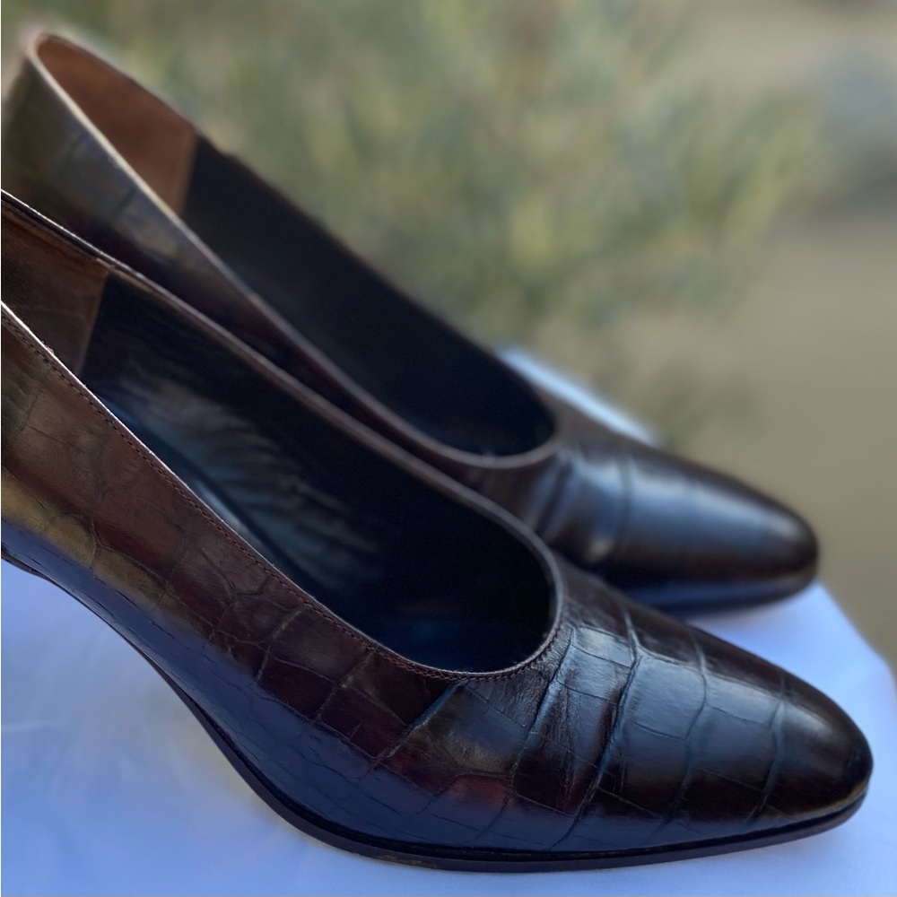 VTG Ann Taylor 🇮🇹 Made 💯 Leather Pumps Sz 6.5M - Picture 9 of 10
